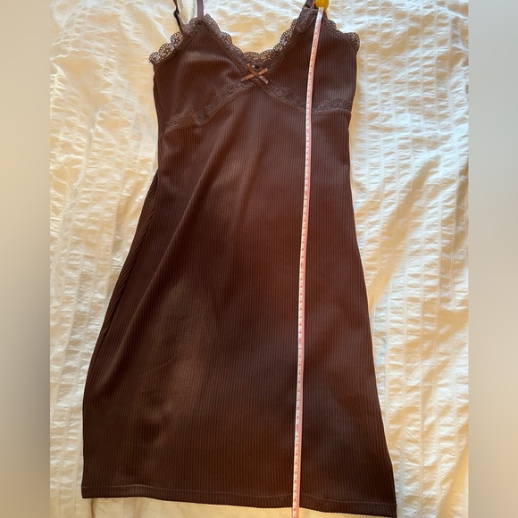 Brown Ribbed Lace-Trimmed Dress from H&M - Picture 3 of 7